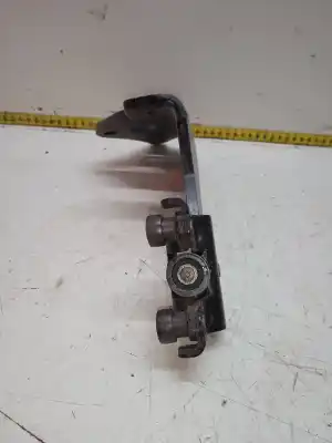 Second-hand car spare part support / sliding door guide for renault kangoo expression oem iam references 497763b  