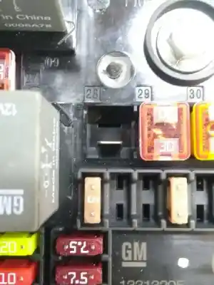 Second-hand car spare part fuse box unit for opel astra j lim. selective business oem iam references 13313205  