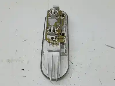Second-hand car spare part interior light for renault trafic combi (ab 4.01) 9 - plazas (l1h1) acristalado. combi corto oem iam references 8200439423 106 