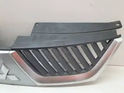 Second-hand car spare part front grille for mitsubishi outlander (cw0) 2.0 di-d intense oem iam references 7450a037  