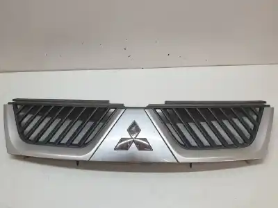 Second-hand car spare part front grille for mitsubishi outlander (cw0) 2.0 di-d intense oem iam references 7450a037  