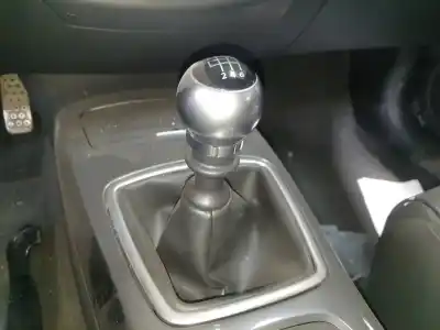 Pièce détachée automobile d'occasion pommeau de levier de vitesses pour renault laguna coupe gt références oem iam   