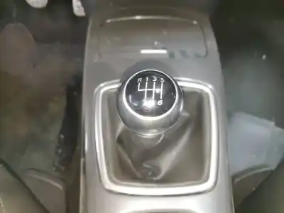 Pièce détachée automobile d'occasion pommeau de levier de vitesses pour renault laguna coupe gt références oem iam   