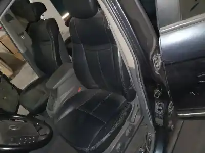 Second-hand car spare part complete seat set for ssangyong rodius xdi oem iam references   