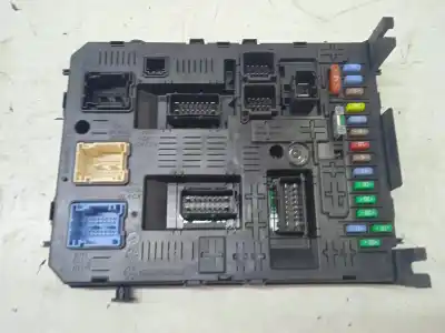 Peça sobressalente para automóvel em segunda mão caixa de fusíveis e relés por peugeot 308 confort referências oem iam 28120836