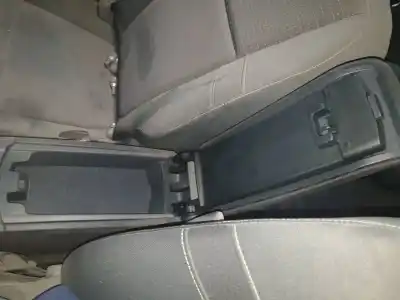 Recambio de automóvil de segunda mano de apoyabrazos central para renault grand scénic iii (jz0/1_) 1.5 dci referencias oem iam 969102501r  
