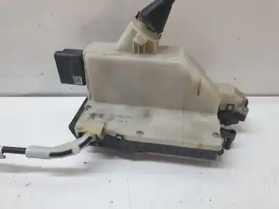 Peça sobressalente para automóvel em segunda mão fechadura da porta traseira esquerda por peugeot 208 active referências oem iam 9812501280