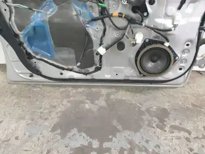 Автозапчастина б/у передні ліві двері для lexus is200 (ds2/is2) 220d посилання на oem iam 6700253050  