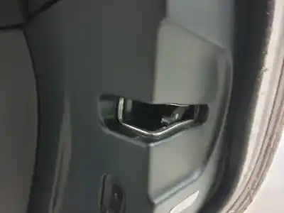 Автозапчастина б/у замок заднього правого дверя для lexus is200 (ds2/is2) 220d посилання на oem iam 6905053040