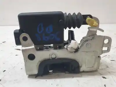 Second-hand car spare part front right door lock for dacia duster laureate 4x2 oem iam references 8200735224  