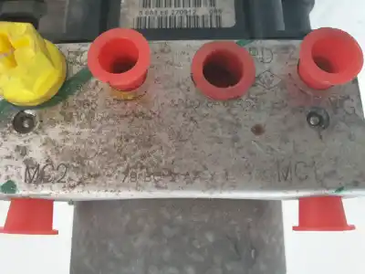 Peça sobressalente para automóvel em segunda mão abs por dacia duster laureate 4x2 referências oem iam 265800903  