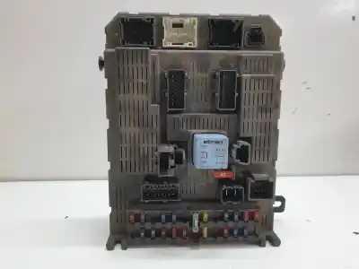 Peça sobressalente para automóvel em segunda mão caixa de fusíveis e relés por citroen c5 berlina 2.0 hdi sx referências oem iam 9645352980