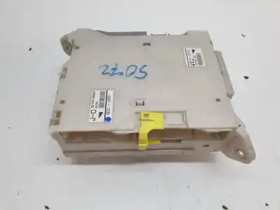 Peça sobressalente para automóvel em segunda mão caixa de fusíveis e relés por lexus gs (gs/us/ws19) 3.5 450 h [3.5 ltr. - 218 kw v6 (hibrido)] referências oem iam 8273030620  
