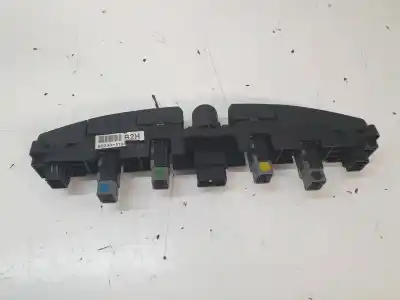 Second-hand car spare part hazard warning lights for ssangyong rodius xdi oem iam references 8523021341hch  