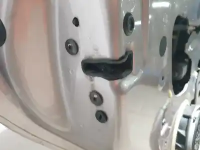 Peça sobressalente para automóvel em segunda mão fechadura da porta traseira esquerda por peugeot 208 allure referências oem iam 9688081080