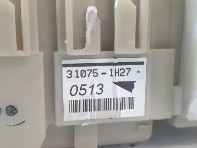 Second-hand car spare part fuse box unit for toyota auris active oem iam references 8273002j70a  