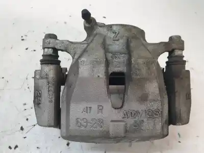 Peça sobressalente para automóvel em segunda mão pinça de travão dianteira direita por toyota auris (_e18_) 1.8 hybrid (zwe186_) referências oem iam 4773042091