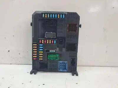 Peça sobressalente para automóvel em segunda mão caixa de fusíveis e relés por peugeot 208 active referências oem iam 9807531680