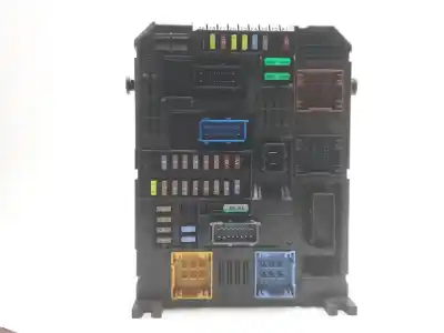 Recambio de automóvil de segunda mano de CAJA RELES / FUSIBLES para CITROEN C3 AIRCROSS II (2R_, 2C_) 1.2 PURETECH 110 (2RHNZB, 2RHNZW, 2RHNPX, 2RHNPJ) referencias OEM IAM 9832880280  