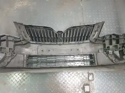 Second-hand car spare part front bumper for skoda superb ii ranchera familiar (3t5) 2.0 tdi 16v 4x4 oem iam references 3t0807221k  3t0807221k