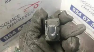 Pezzo di ricambio per auto di seconda mano INTERRUTTORE ALZACRISTALLI ANTERIORE DESTRO per DAEWOO MATIZ  Riferimenti OEM IAM   