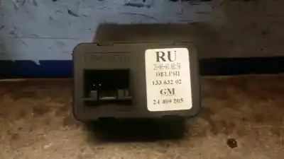 Peça sobressalente para automóvel em segunda mão botão / interruptor elevador vidro dianteiro esquerdo por opel meriva cosmo referências oem iam 24409205  