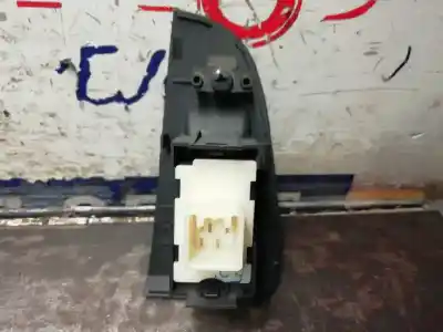 Second-hand car spare part rear right power window switch for toyota avensis berlina (t25) 1.8 sol sedán oem iam references   