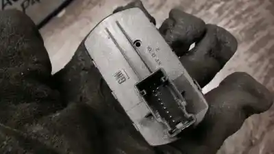 Second-hand car spare part left front power window switch for opel corsa d cosmo oem iam references 13258521  