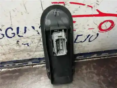 Second-hand car spare part right front power window switch for renault scenic ii 1.5 dci diesel fap 103 cv / 76 kw oem iam references   