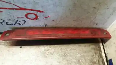 Peça sobressalente para automóvel em segunda mão farolim de travão central por ford focus berlina (cap) ambiente (d) referências oem iam 4m5113a613ad