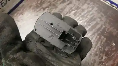 Second-hand car spare part left front power window switch for opel corsa d enjoy oem iam references 13258521aa  