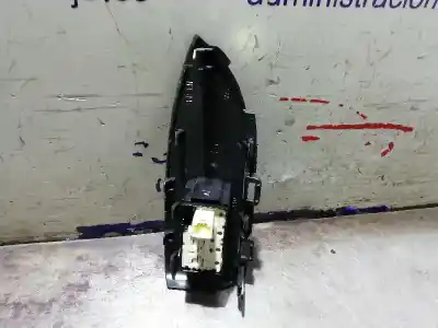 Pièce détachée automobile d'occasion commande de lève vitre avant droit pour toyota prius (nhw30) plug-in hybrid advance références oem iam   