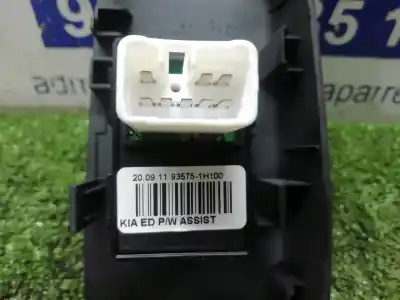 Second-hand car spare part right front power window switch for kia cee´d concept oem iam references 935751h100  935751h100