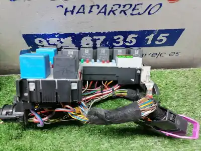 Second-hand car spare part fuse box unit for opel meriva b cosmo oem iam references   