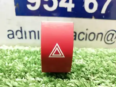 Peça sobressalente para automóvel em segunda mão INTERRUPTOR 4 PISCAS - EMERGÊNCIA por KIA PICANTO  Referências OEM IAM   