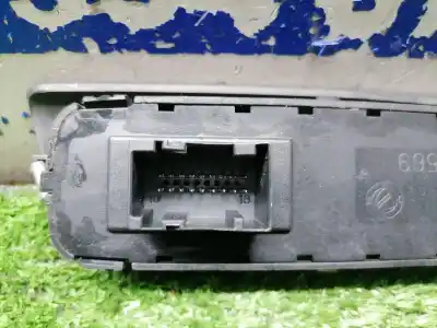 Second-hand car spare part left front power window switch for fiat stilo multi wagon (192) 1.6 16v oem iam references   