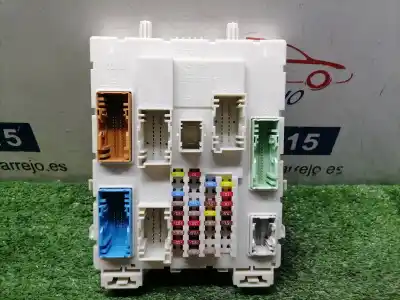 Pezzo di ricambio per auto di seconda mano scatola relè/fusibili per volvo v40 2.0 cat riferimenti oem iam 31453132