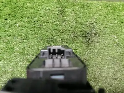 Second-hand car spare part left front power window switch for volvo v40 2.0 cat oem iam references 31453232  31453232