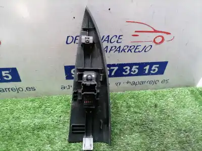 Second-hand car spare part right front power window switch for nissan note (e11e) acenta oem iam references   