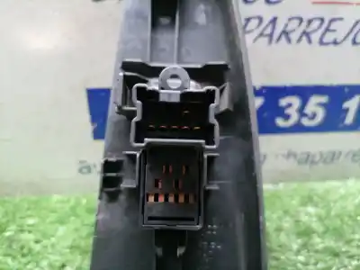 Second-hand car spare part right front power window switch for nissan note (e11e) acenta oem iam references   