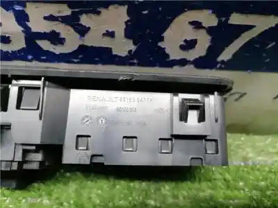 Second-hand car spare part headlights switch for renault kadjar (ha_, hl_) 1.6 dci 130 oem iam references 251635477r  251635477r