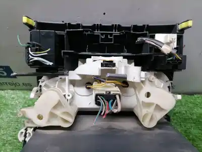 Peça sobressalente para automóvel em segunda mão comando de sofagem (chauffage / ar condicionado)  por toyota corolla (e12) 2.0 d-4d linea sol berlina referências oem iam   
