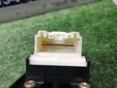 Second-hand car spare part left front power window switch for toyota corolla (e12) 2.0 d-4d linea sol berlina oem iam references   