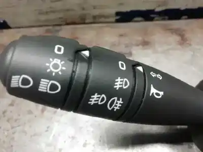 Second-hand car spare part steering wheel switch for renault twingo authentique oem iam references 8200856010m  8200856010m