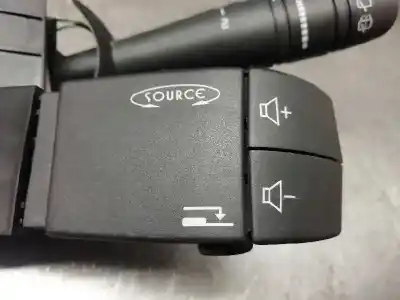 Second-hand car spare part steering wheel switch for renault twingo authentique oem iam references 8200856010m  8200856010m