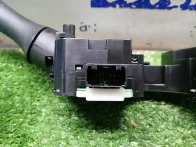 Peça sobressalente para automóvel em segunda mão comandos do volante por nissan juke (f15) acenta referências oem iam   