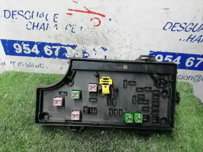 Pièce détachée automobile d'occasion boîtes à fusibles pour dodge caliber s références oem iam p68028007ab  p68028007ab