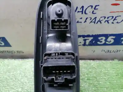 Автозапчастина б/у передні вікний вмикач для renault clio ii fase i (b/cbo) 1.2 посилання на oem iam   