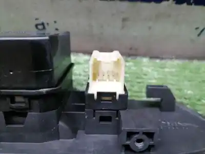 Second-hand car spare part left front power window switch for chevrolet captiva 2.0 vcdi lt oem iam references   