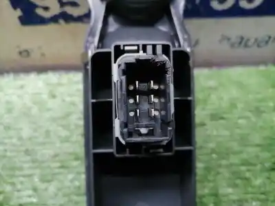 Pezzo di ricambio per auto di seconda mano interruttore alzacristalli anteriore destro per renault modus authentique riferimenti oem iam   